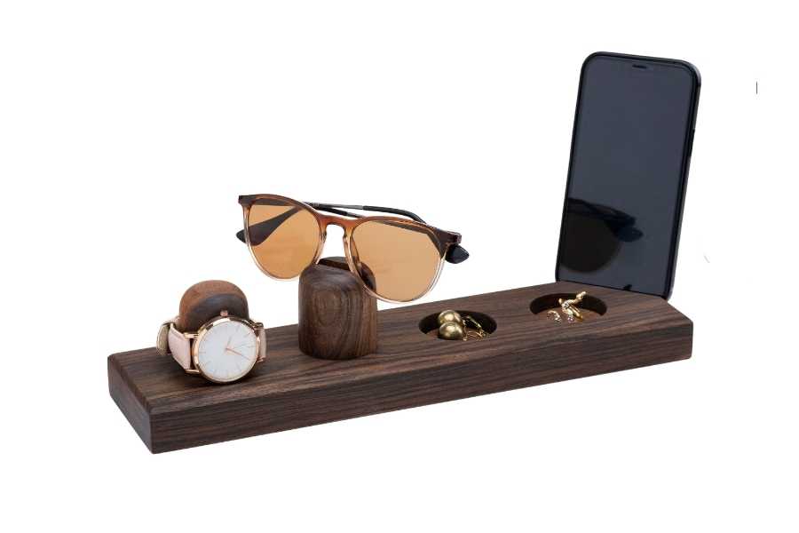 Wooden Docking Station for Women